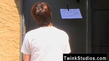 Preview 1 of Vwarfzi - Sumo gay movies hot Young Kyler Moss is walking through the vicinity