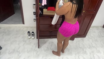 Preview 2 of Anemil Sex Video - Atrap&eacute_ a mi madrastra grabada en pleno cambio de vestuario