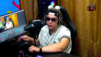 Preview 2 of Sliping Dauter - A novinha da Privacy avaliou o Pau do Ruan e tirou a roupa no Podcast,  que delic&iacute_a! - Luuh Barbosa - Podcast P&aacute_pum no Barraco! Completo no Sheer - RED