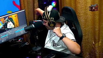 Preview 3 of Sliping Dauter - A novinha da Privacy avaliou o Pau do Ruan e tirou a roupa no Podcast,  que delic&iacute_a! - Luuh Barbosa - Podcast P&aacute_pum no Barraco! Completo no Sheer - RED