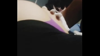 Preview 1 of Xxvi Doe - Segunda parte del video donde le pago al tatuador con el culo por qu&eacute_ traigo dinero,  tra&iacute_a una plug en el culo durante todo el tatuaje y el tatuador jamas se di&oacute_ cuenta