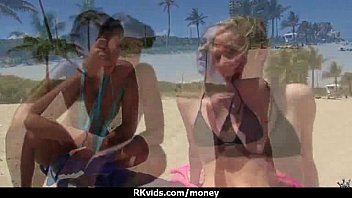 Preview 3 of Video Xxx Amecal - Amateur girl likes to suck cock for cash 16