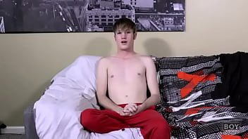 Preview 2 of Granny Panty Bulge - Sexy And Sensual Handjob Sesh With Twink Jasper King