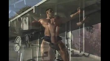 Preview 2 of Bi Couple Trick Guy - Hombre musculoso