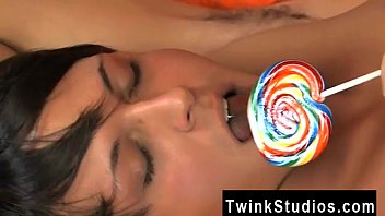 Preview 4 of Sex Vedico Villeg - Gay black cumshots movies The hotty is eating and throating his meaty