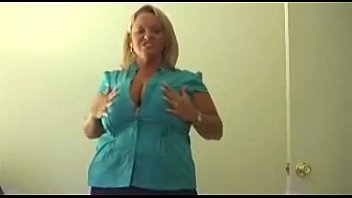 Preview 2 of Dog Seksi Xxx - Blonde Lady WIth Big Tits Jerks Off