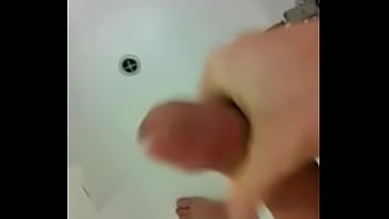 Preview 3 of Mills Moans - bath orgasme