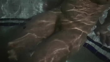 Preview 1 of Xxnx 2mb - Hot Tub Sex