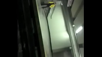 Preview 1 of Dudha Malis Xxx - Pompi en el metro