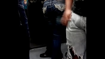 Preview 2 of How Sex Shooting - Loqueando en el metro
