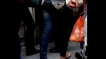 Preview 4 of How Sex Shooting - Loqueando en el metro