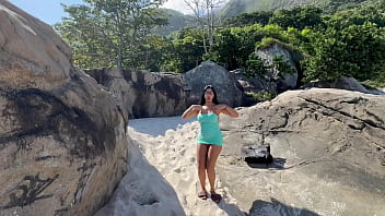 Preview 2 of Stripping Games Loser Shaves - Renatinha Mello &bull_ Vlog - Levei o gringo conhecer a praia Abric&oacute_