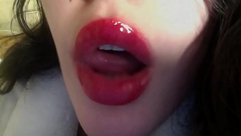 Preview 4 of Hoyesmom - Lipstick sexy