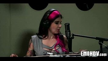 Preview 1 of Merah Tube Srreaming Sex - Emo slut with tattoos 1310