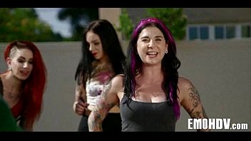 Preview 1 of Sunny Leone And The Sex Doll - Emo slut with tattoos 0276