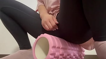 Preview 2 of Intip Mandi Tetangga - スポーツジムで男性の臭い汗の臭いを嗅ぎながら運動してたらムラムラしてきて、家に帰ってきてそのままオナニーしちゃいました...