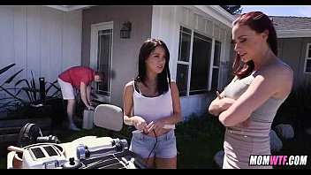 Preview 1 of Pornigrilvideo - Stepmom is a slut 01
