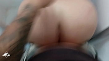 Preview 3 of Desi Bf Hindi Audio - Que buena manera de disfrutar el ba&ntilde_o con la esposade mi hermanastro,  me la follo en la regadera