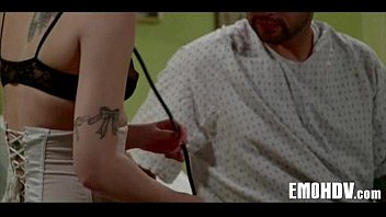 Preview 1 of Mom Ne Son Ka Choosa - Emo babe with tats gets some dick 211