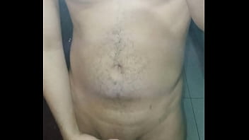 Preview 2 of Big Boobs Nude Workout - nilicous balan&ccedil_ando a piroca e batendo uma punheta