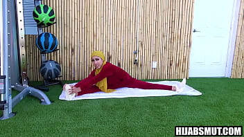 Preview 2 of Girl Ask To Cum Inside Her - Muslim housewife cheats on husband with personal trainer