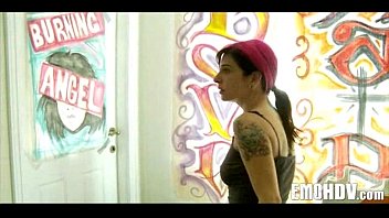 Preview 1 of Mile Cyrus Butt - goth lesbians 042