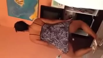 Preview 4 of Holiwood Sexx - Gostosa dancando