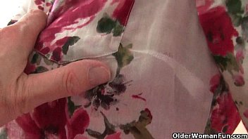 Preview 1 of Mistress Slave Hunt - hairy pussy gets the finger treatment