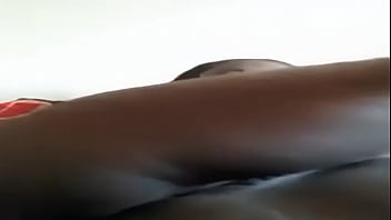Preview 1 of Tetona Se Graba - malawi ireland playing with pussy