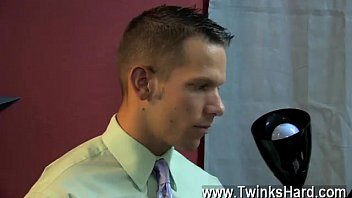 Preview 1 of Desi Sex Nxxn Video - Sexy nude twinks After these 2 deepthroat each other&#039_s dicks,  Noah