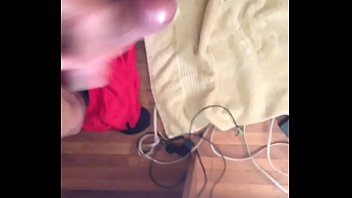 Preview 4 of Gays Espanol - morning jerk session