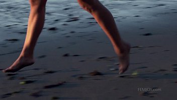 Preview 1 of Dikantor Ngewe - Naked on the beach