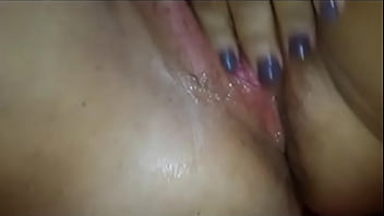 Preview 4 of Soya Two Babys - la madre de mi novia  jessica masturbandose 2