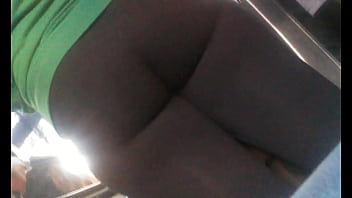 Preview 3 of Xaxeveido - pendeja de calzas en el bus