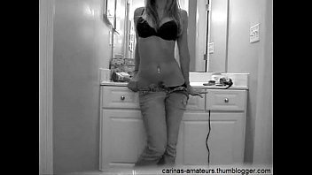 Preview 2 of Dans Eau - xvideos.com a83176a5ea346d525aea9458828c1625