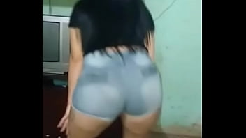 Preview 1 of Tudo Bem6 - Gordinha novinha dan&ccedil_ando
