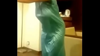 Preview 1 of Pee And Chap - HOT SEXY INDIAN-DESI BOUNCING BOOBS DANCE- RARE HIGH