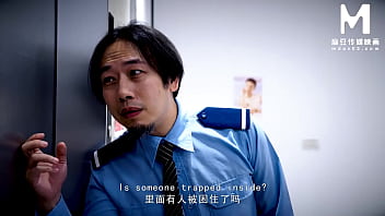 Preview 2 of Vidio Pornocom - ModelMedia Asia - Department store salesgirl and security guard having anal sex live