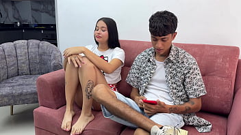 Preview 1 of Xxxsex Video 18 Amicrkan - Me aprovecho que mi mejor amigo descansa para obligar a su mujer que me deje follarla duro hasta venirmele adentro. NOS DESCUBRE EL CORNUDO DE SU MARIDO.