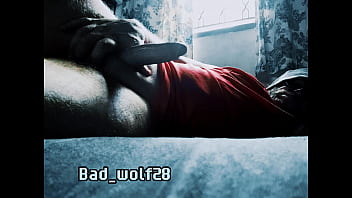 Preview 4 of Gochita Mariana Herazo - 男人的阴茎是他身体上用于排尿和性交的部分 bad wolf28 抚摸他的阴茎。