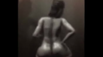 Preview 3 of Resa Beauti Best Xxx Vidoe - Kim dropping it low slow