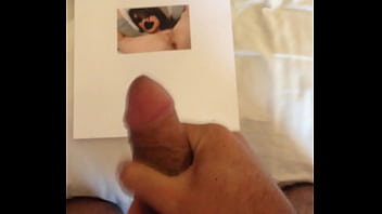 Preview 1 of Freshdick - Gozando na foto da amiga gostosa