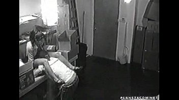 Preview 3 of Gay Desperate Pee - camara oculta pillados en trabajo dos chicos muy jovenes fol