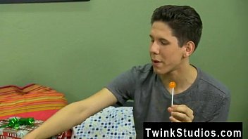 Preview 1 of Homemade Masturbation Anal - Twink sex Braden Klien can&#039_t love Christmas with warring parents,  but