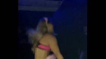 Preview 2 of Tiny Zo - Loira dan&ccedil_ando sensual maravilhosa