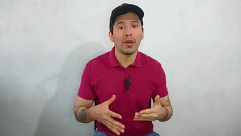 Preview 2 of King Aura Mommy - Hombre maduro penetra a pelo a su joven compa&ntilde_ero hetero en el almacen de la tienda! Relato sexual