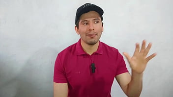 Preview 4 of King Aura Mommy - Hombre maduro penetra a pelo a su joven compa&ntilde_ero hetero en el almacen de la tienda! Relato sexual