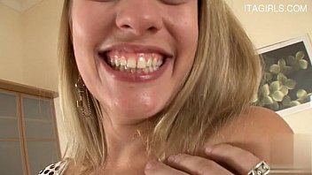 Preview 1 of Pirenyka Chopra Com - Horny student pussy cumshot