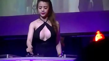Preview 2 of Desi Coclold - DJ Candy Ha Sexy Quẩy - Nonstop Nhạc S&agrave_n Cực Mạnh 2015 Remix