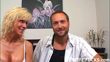 Preview 1 of Porn Girl In Bus Fuck Pic - Watch me riding a complete stranger&rsquo_s huge cock